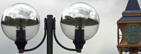 Металлические уличные светильники – современный и надежный способ освещения городских кварталов