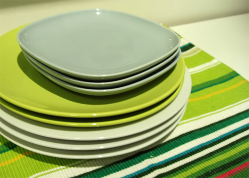 Зеленые тарелки для декора